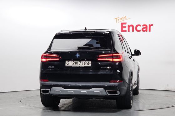 BMW X5 xDrive 45e xLine — пробег 89 455 км — фото 4 из 5