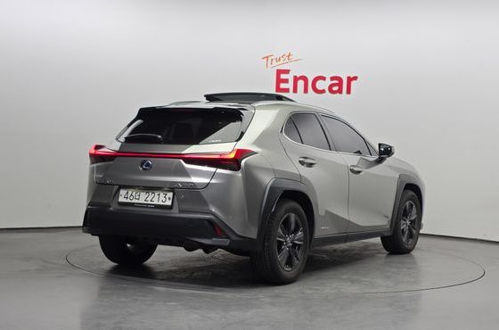 Lexus UX 2.0 2WD — пробег 38 229 км — фото 2 из 5