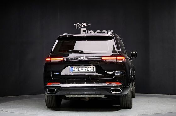 Jeep Cherokee 4xe Summit Reserve — пробег 31 933 км — фото 4 из 5