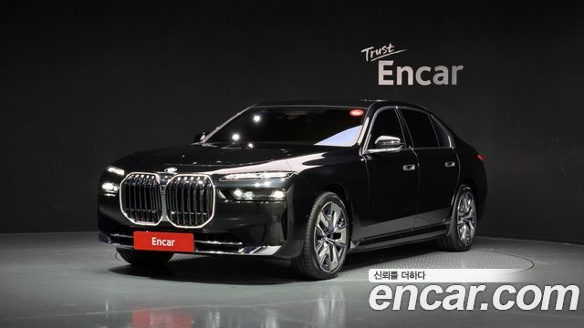 BMW i7 xDrive 60 Design Pure Excellence — пробег 33 590 км — фото 1 из 5