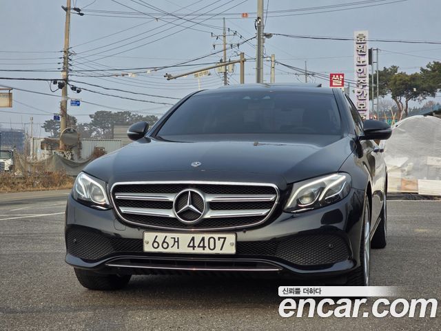 Mercedes-Benz E-Class E220d Avantgarde — пробег 70 000 км — фото 1 из 5