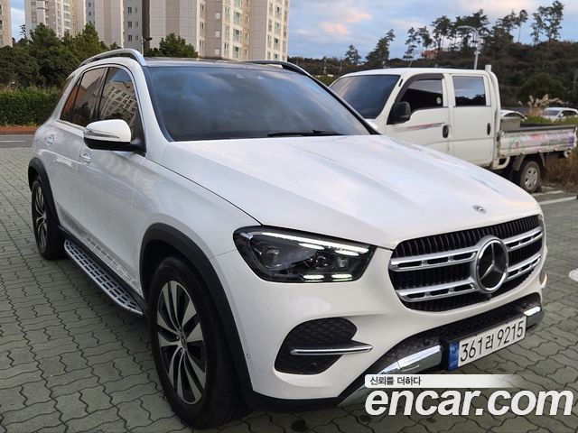 Mercedes-Benz GLE-Class GLE300d 4MATIC — пробег 28 000 км — фото 3 из 5