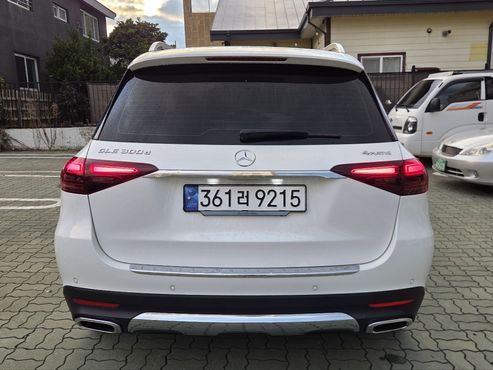 Mercedes-Benz GLE-Class GLE300d 4MATIC — пробег 28 000 км — фото 5 из 5