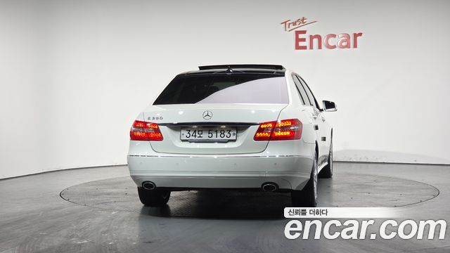 Mercedes-Benz E-Class из Кореи Encar