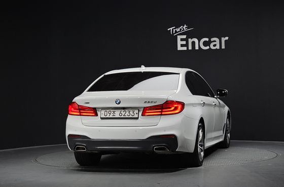BMW 5-Series 520d xDrive M Sport Package Plus — пробег 95 038 км — фото 4 из 5