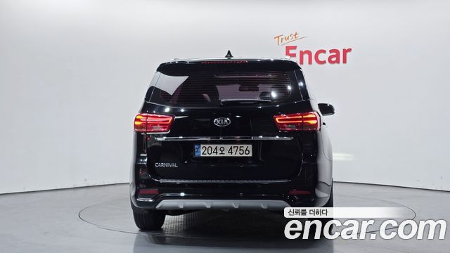 Kia Carnival 9-Seater Luxury — пробег 66 602 км — фото 4 из 5