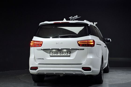 Kia Carnival 9-Seater Prstige — пробег 154 161 км — фото 4 из 5