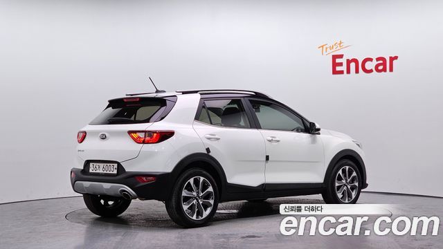 Kia Stonic из Кореи Encar