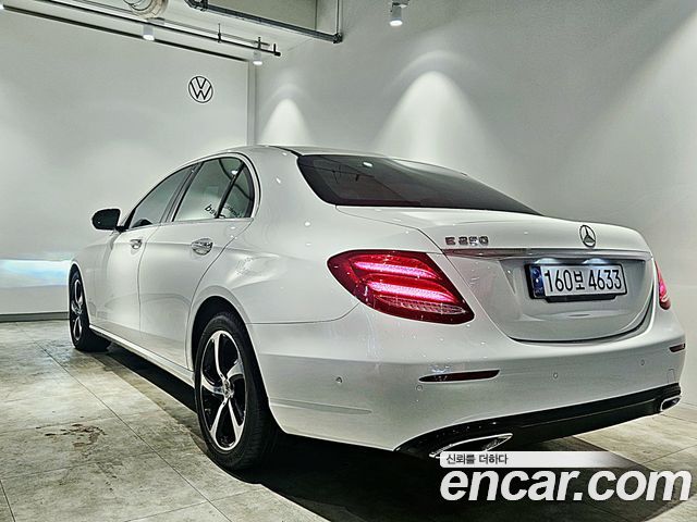 Mercedes-Benz E-Class из Кореи Encar