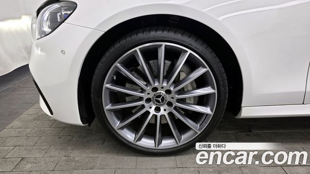 Mercedes-Benz E-Class E350 4MATIC AMG Line — пробег 17 977 км — фото 5 из 5