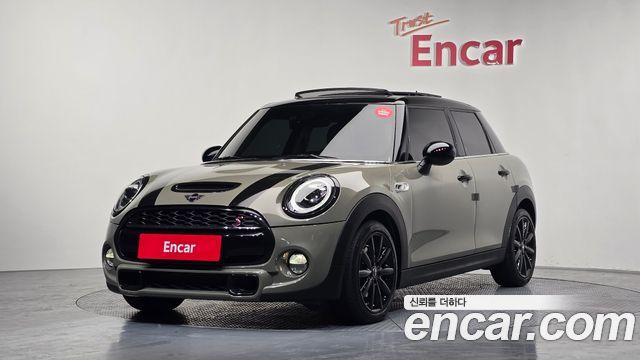 Mini Cooper 5Door Standard 3rd — пробег 43 489 км — фото 1 из 5