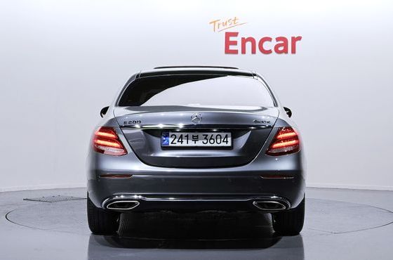 Mercedes-Benz E-Class E200 Avantgarde — пробег 73 694 км — фото 4 из 5