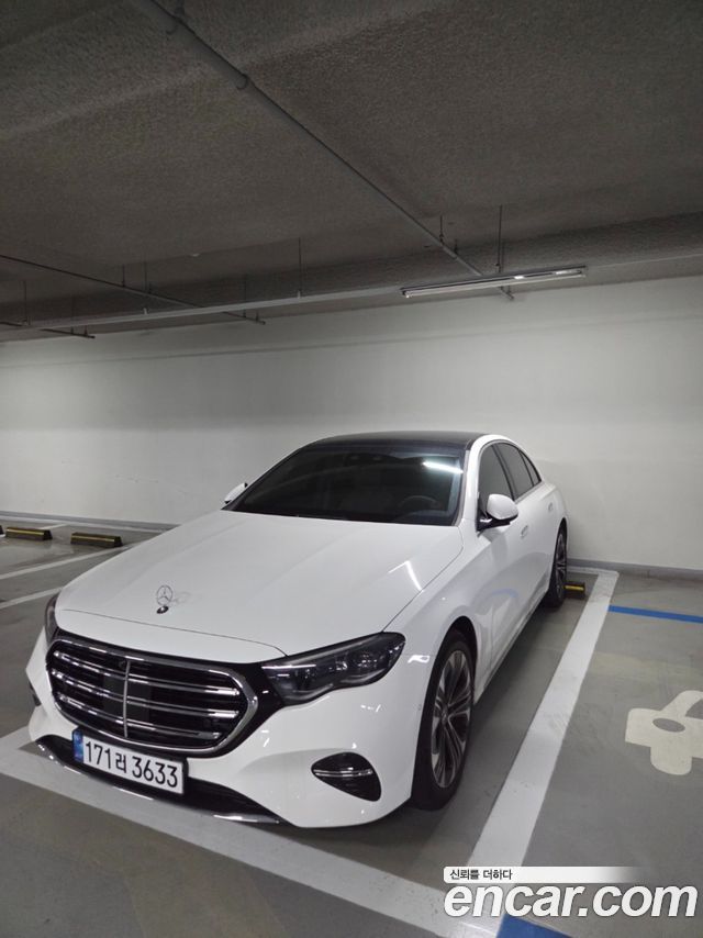 Mercedes-Benz E-Class E350e 4MATIC — пробег 14 000 км — фото 1 из 5