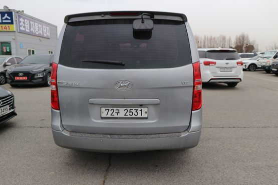 Hyundai Starex 12-Seater Wagon CVX Premium — пробег 171 880 км — фото 4 из 5