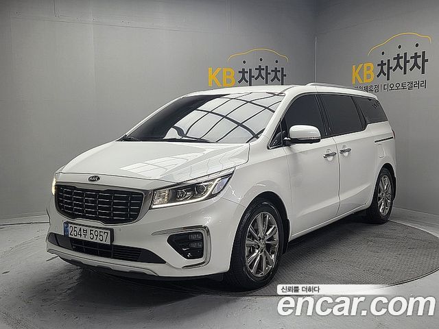 Kia Carnival Gasoline 9-Seater Noblesse Special — пробег 121 965 км — фото 1 из 5