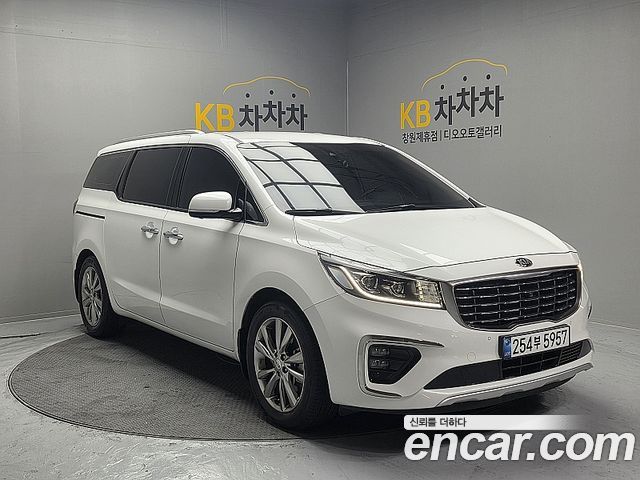 Kia Carnival Gasoline 9-Seater Noblesse Special — пробег 121 965 км — фото 3 из 5