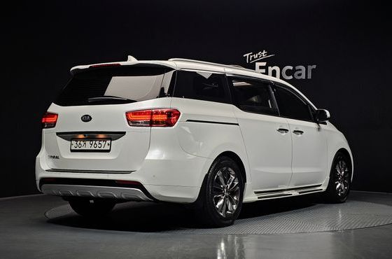Kia Carnival 9-seater Prestige — пробег 87 469 км — фото 2 из 5