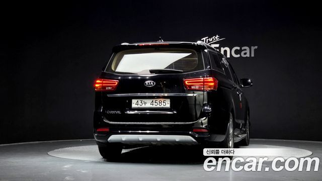 Kia Carnival из Кореи Encar