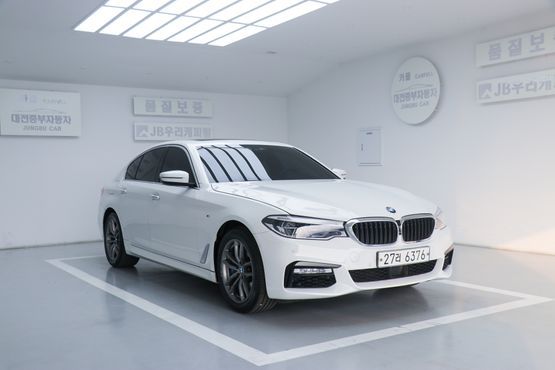 BMW 5-Series 530i M Sport Package Plus — пробег 93 190 км — фото 3 из 5