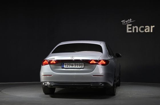 Mercedes-Benz E-Class E200 Avantgarde Limited — пробег 35 665 км — фото 4 из 5