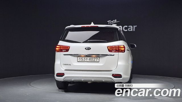 Kia Carnival из Кореи Encar