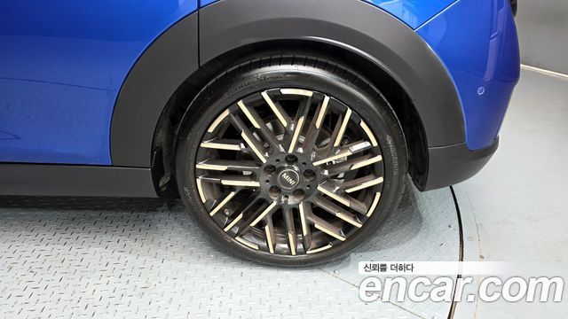 Mini Cooper 5 Door Favoured — пробег 7 100 км — фото 5 из 5