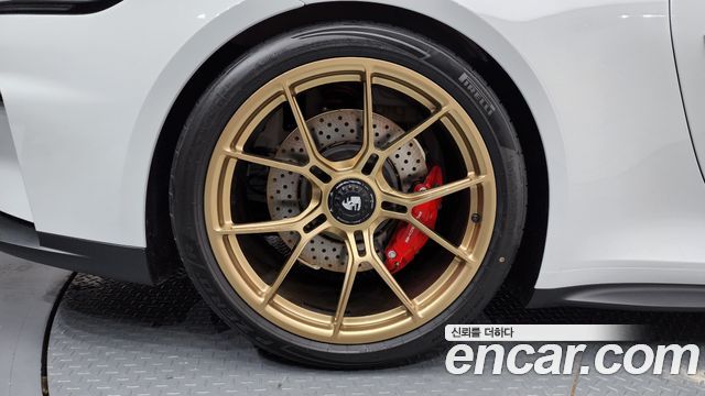Porsche 911 GT3 Touring — пробег 18 км — фото 5 из 5