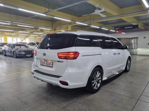 Kia Carnival 9-Seater Noblesse — пробег 154 387 км — фото 4 из 5