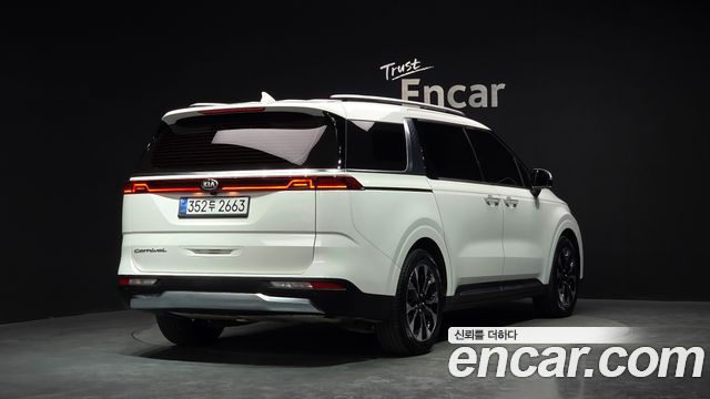 Kia Carnival из Кореи Encar