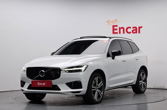 Volvo XC60 T8 R-Design — пробег 78 792 км — фото 1 из 5
