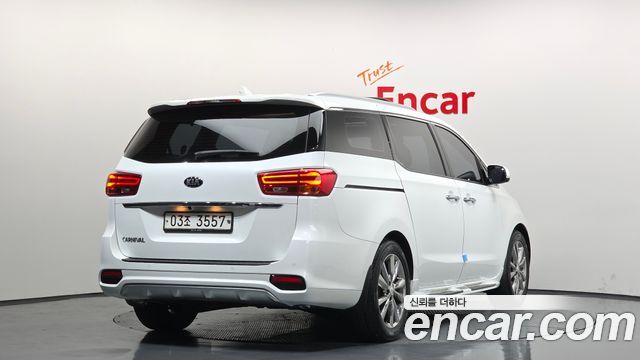 Kia Carnival из Кореи Encar