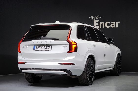 Volvo XC90 T8 Ultra Dark Hybrid — пробег 3 310 км — фото 2 из 5