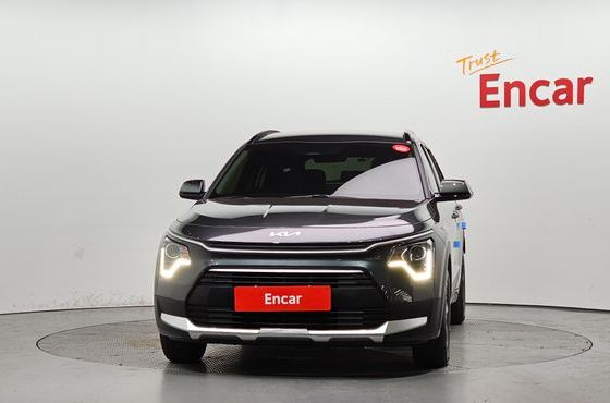 Kia Niro Trendy — пробег 30 922 км — фото 3 из 5