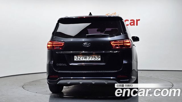 Kia Carnival из Кореи Encar