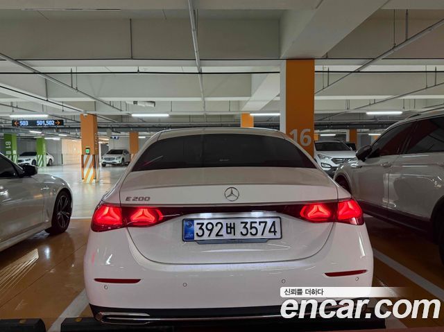 Mercedes-Benz E-Class E200 Avantgarde — пробег 657 км — фото 4 из 5