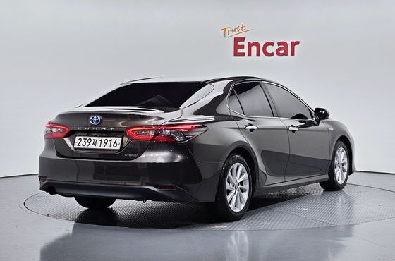 Toyota Camry 2.5 LE Hybrid — пробег 85 030 км — фото 2 из 5