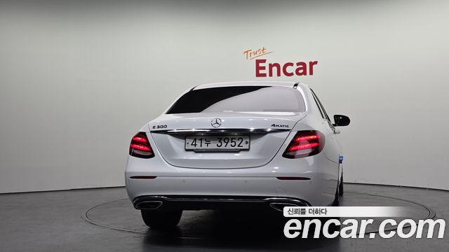 Mercedes-Benz E-Class E300 4MATIC Avnatgarde — пробег 151 496 км — фото 4 из 5