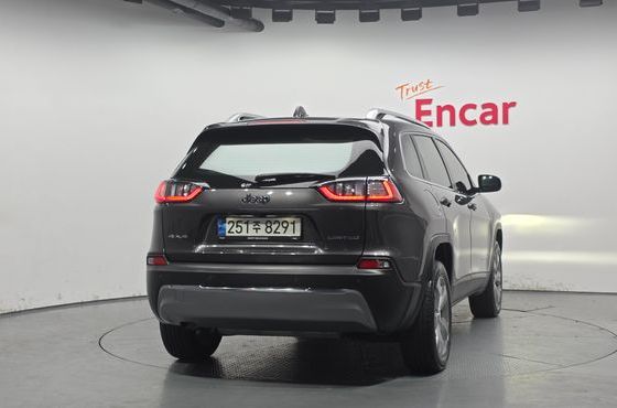 Jeep Cherokee 2.4 Limited AWD — пробег 75 812 км — фото 4 из 5