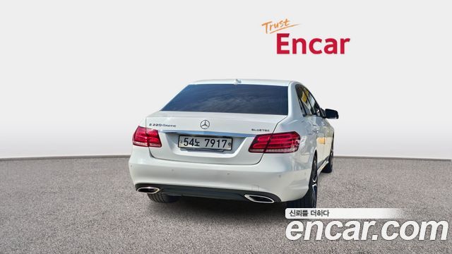 Mercedes-Benz E-Class E220 Bluetec Avantgarde Sport — пробег 151 894 км — фото 4 из 5