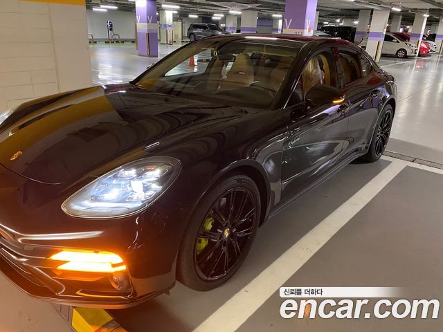 Porsche Panamera 2.9 AWD E-Hybrid — пробег 60 000 км — фото 2 из 5