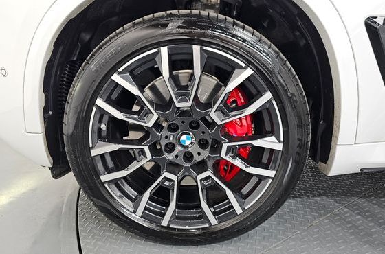 BMW X5 xDrive 50e M Sport — пробег 5 420 км — фото 5 из 5