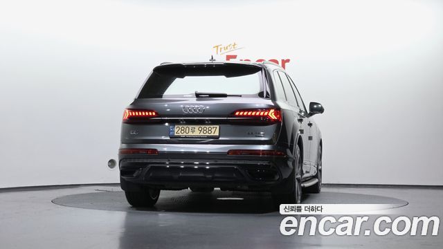 Audi Q7 55 TFSI Quattro Premium — пробег 105 724 км — фото 4 из 5