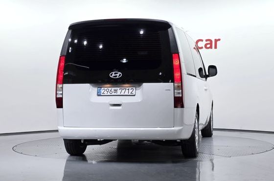 Hyundai Staria 4WD Tourer 9-Seater Modern — пробег 31 276 км — фото 4 из 5