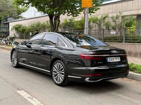 Audi A8 55 TFSI Quattro LWB — пробег 9 760 км — фото 3 из 5