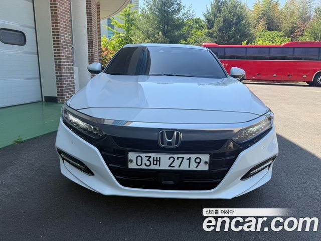 Honda Accord 2.0 Hybrid Touring — пробег 71 831 км — фото 1 из 5