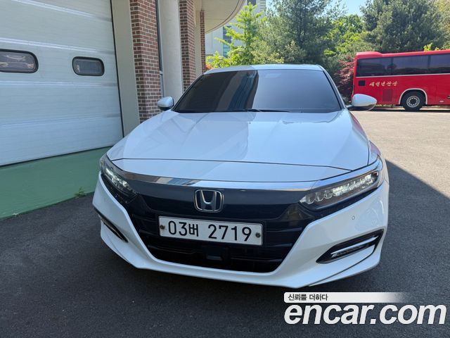Honda Accord 2.0 Hybrid Touring — пробег 71 831 км — фото 3 из 5