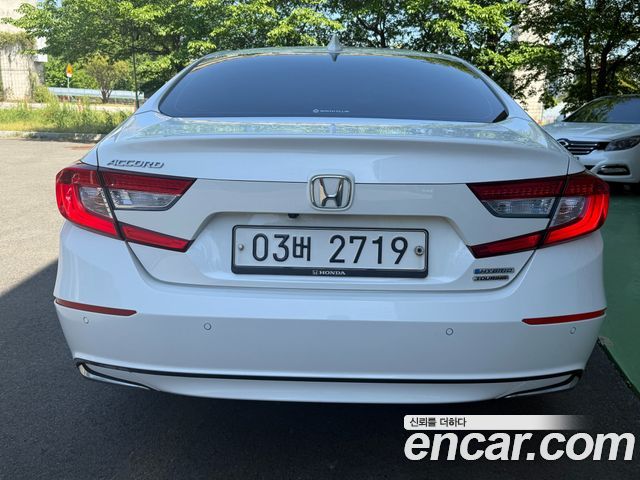 Honda Accord 2.0 Hybrid Touring — пробег 71 831 км — фото 4 из 5