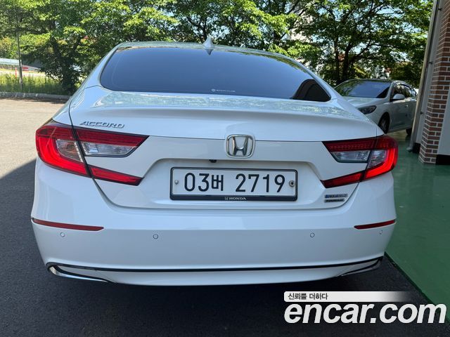 Honda Accord 2.0 Hybrid Touring — пробег 71 831 км — фото 5 из 5