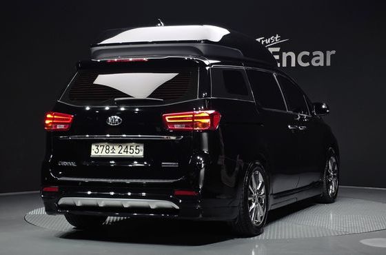Kia Carnival 9-Seater Hi-Limousine Prestige — пробег 65 883 км — фото 2 из 5