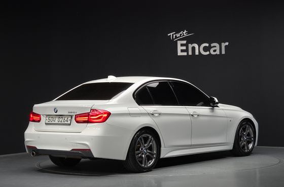 BMW 3-Series 320i M Sport — пробег 99 806 км — фото 2 из 5